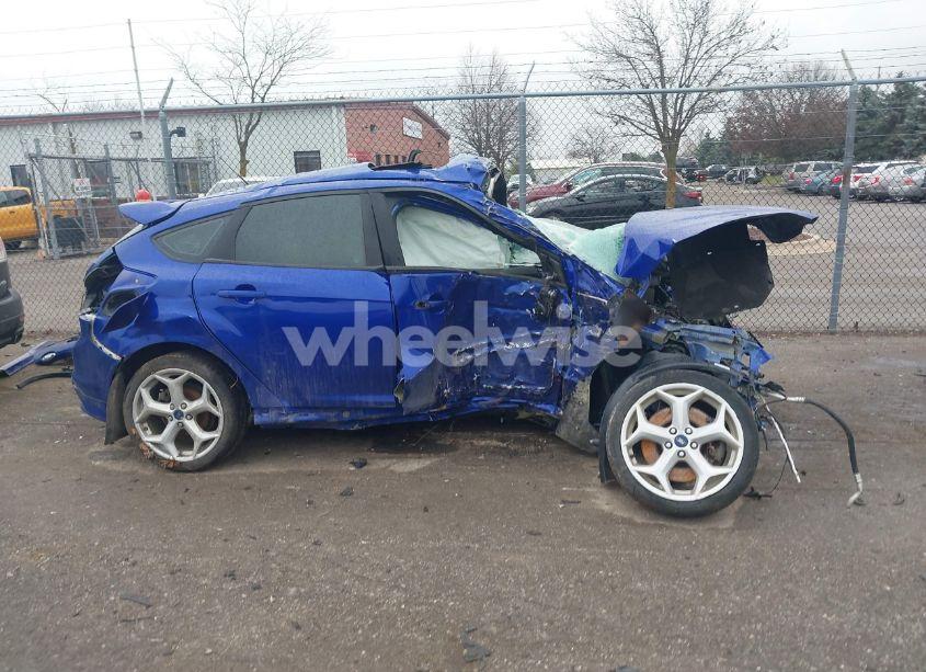 Photo 13 of 2014 Ford Focus (VIN 1FADP3L96EL398142)