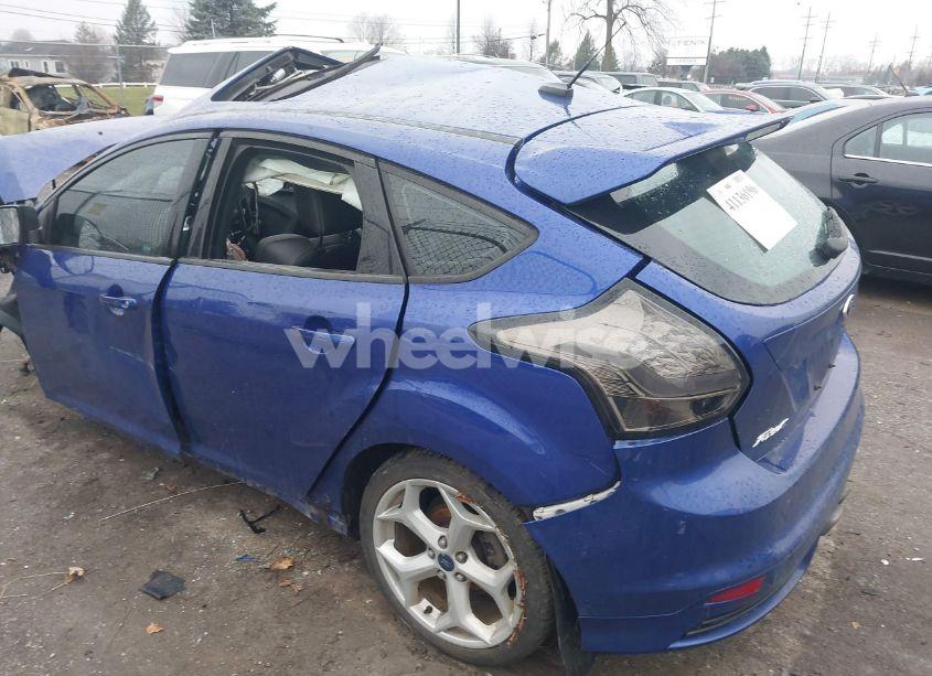 Photo 3 of 2014 Ford Focus (VIN 1FADP3L96EL398142)