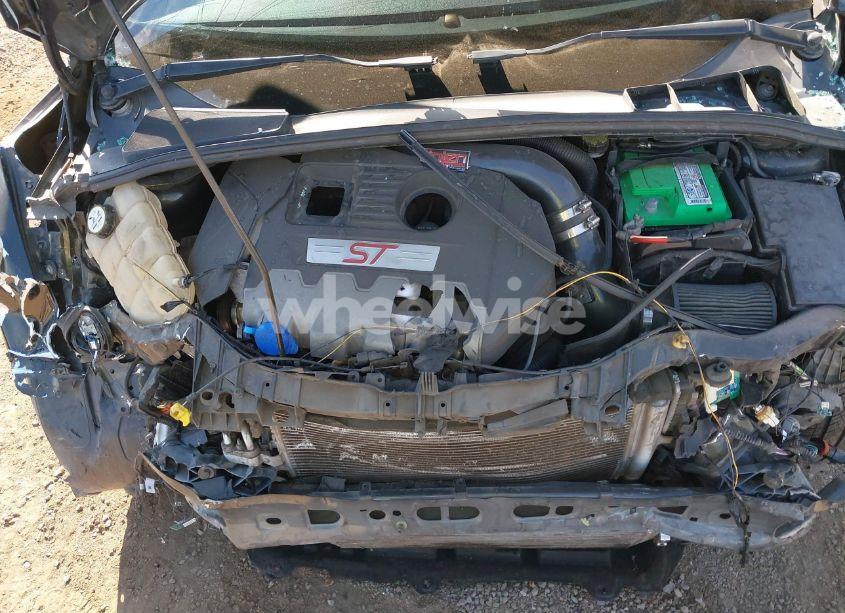 Photo 10 of 2015 Ford Focus ST (VIN 1FADP3L96FL221639)