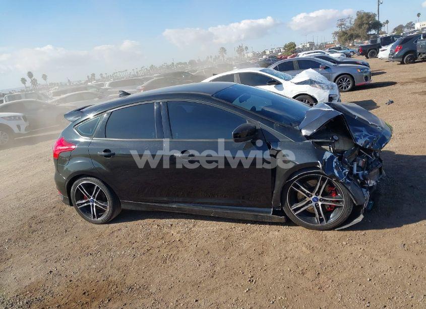Photo 13 of 2015 Ford Focus ST (VIN 1FADP3L96FL221639)