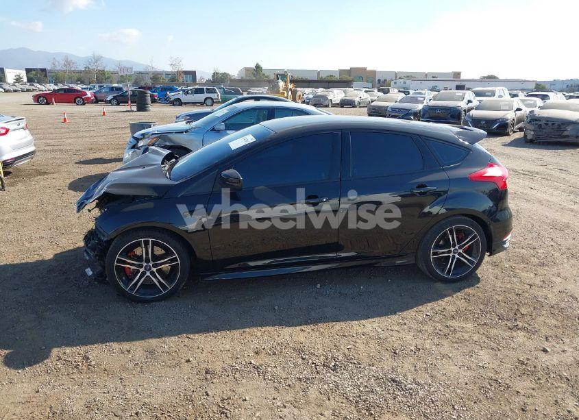 Photo 14 of 2015 Ford Focus ST (VIN 1FADP3L96FL221639)