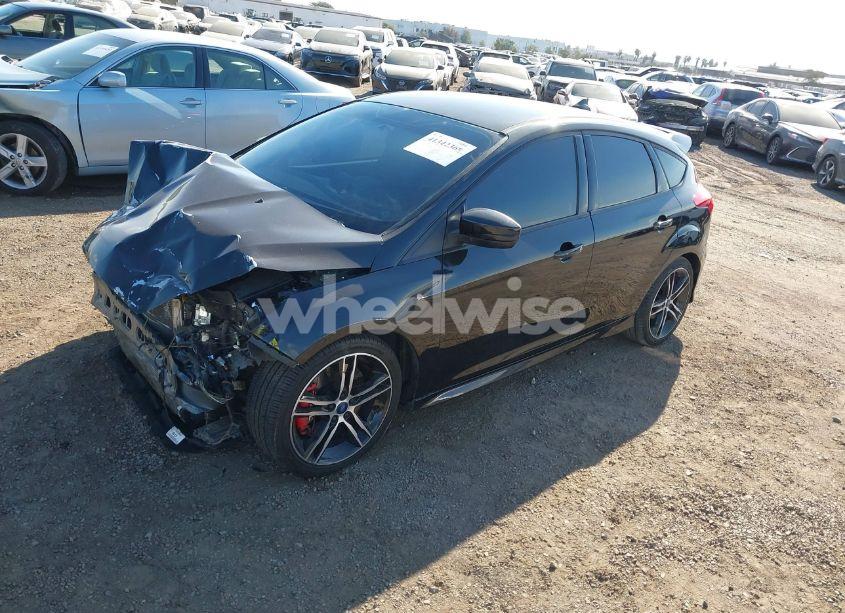 Photo 2 of 2015 Ford Focus ST (VIN 1FADP3L96FL221639)