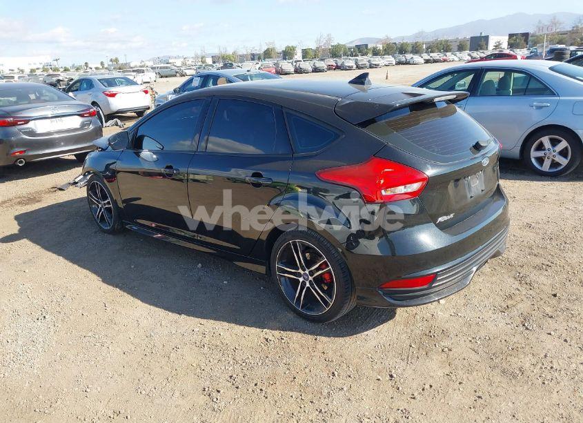 Photo 3 of 2015 Ford Focus ST (VIN 1FADP3L96FL221639)