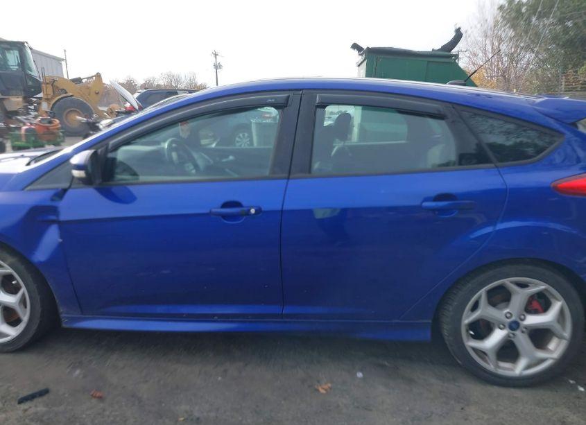 Photo 14 of 2015 Ford Focus ST (VIN 1FADP3L96FL338511)