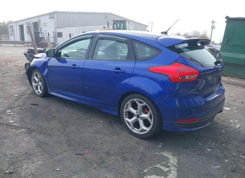 Photo 3 of 2015 Ford Focus ST (VIN 1FADP3L96FL338511)