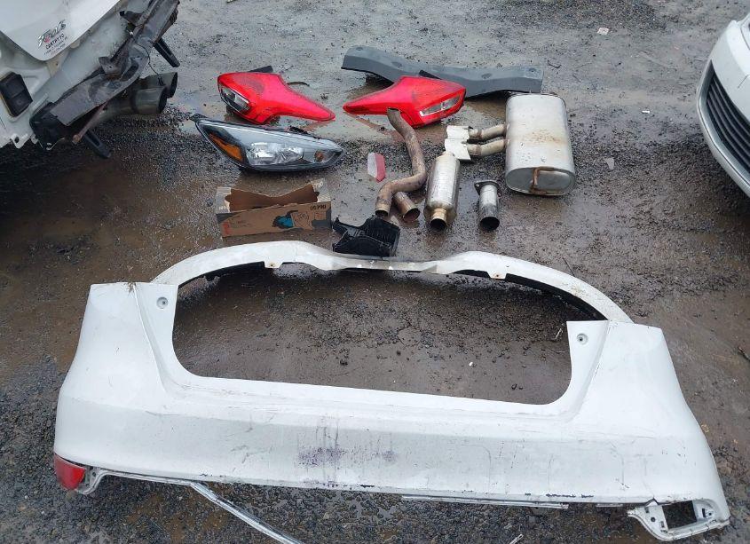 Photo 12 of 2016 Ford Focus ST (VIN 1FADP3L96GL207662)