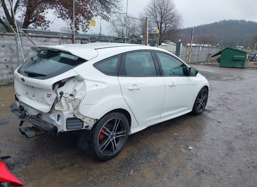 Photo 4 of 2016 Ford Focus ST (VIN 1FADP3L96GL207662)