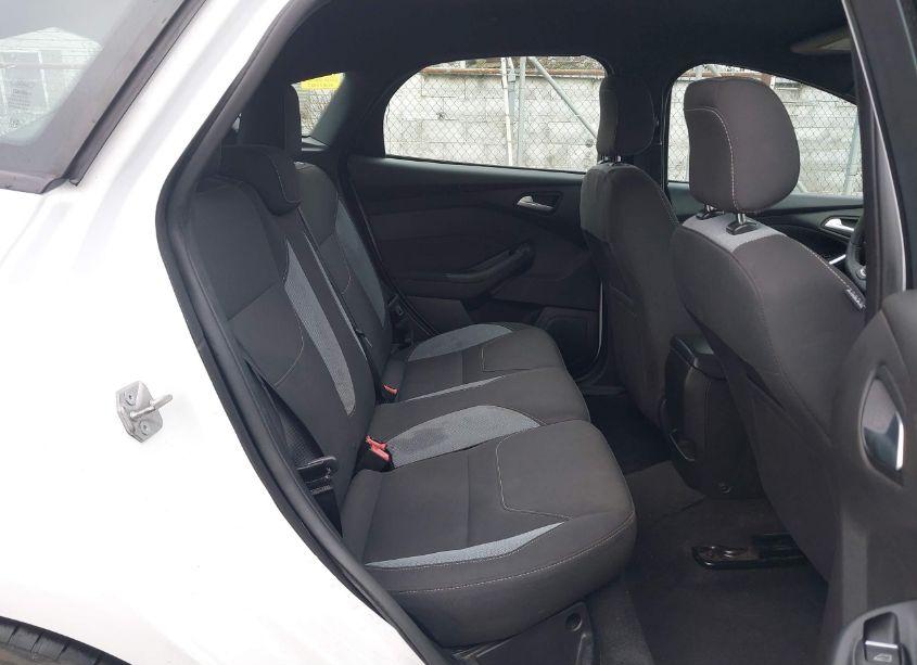 Photo 8 of 2016 Ford Focus ST (VIN 1FADP3L96GL207662)