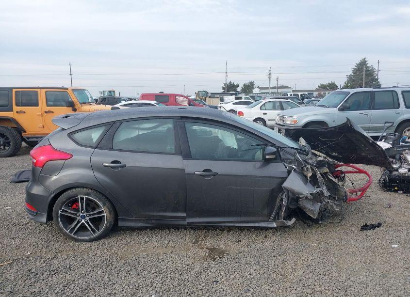 Photo 13 of 2016 Ford Focus ST (VIN 1FADP3L96GL209119)
