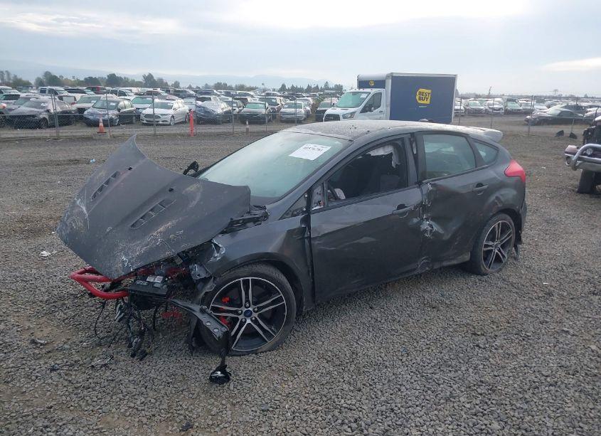 Photo 2 of 2016 Ford Focus ST (VIN 1FADP3L96GL209119)