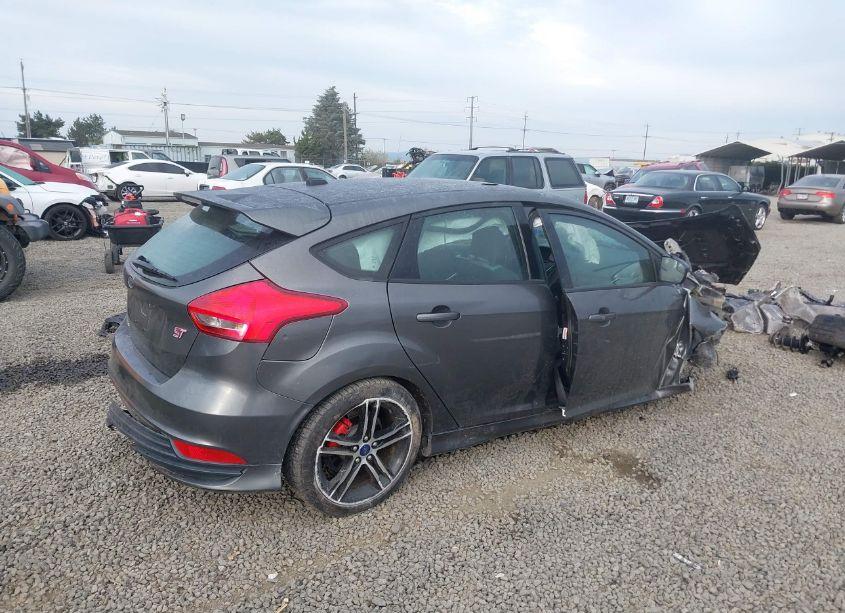 Photo 4 of 2016 Ford Focus ST (VIN 1FADP3L96GL209119)