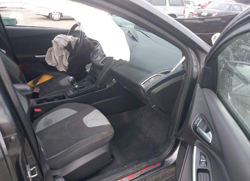 Photo 5 of 2016 Ford Focus ST (VIN 1FADP3L96GL209119)