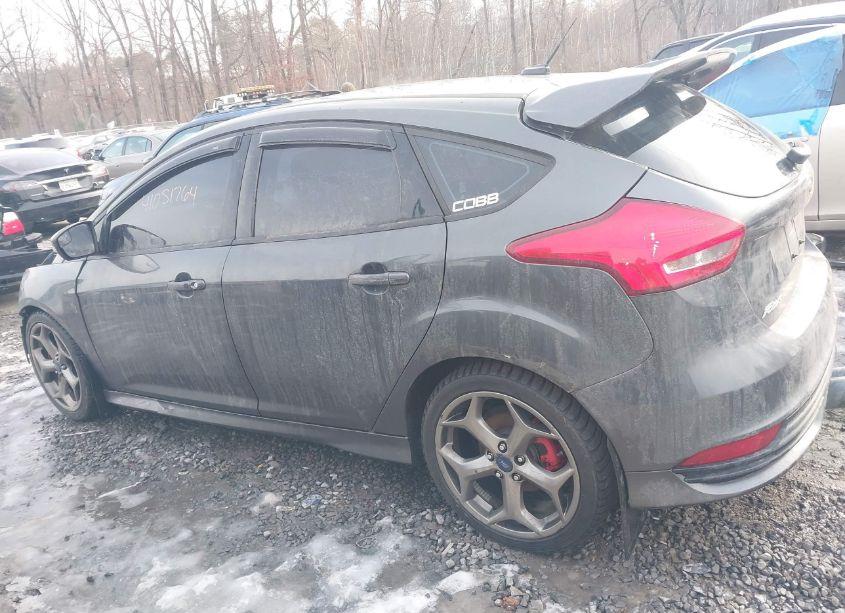 Photo 14 of 2017 Ford Focus ST (VIN 1FADP3L96HL202429)