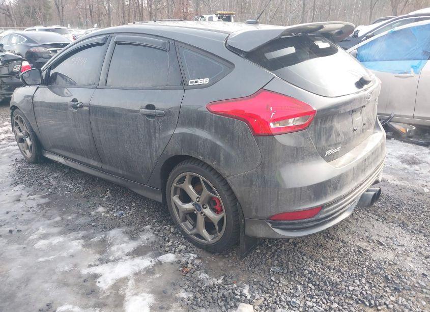 Photo 3 of 2017 Ford Focus ST (VIN 1FADP3L96HL202429)