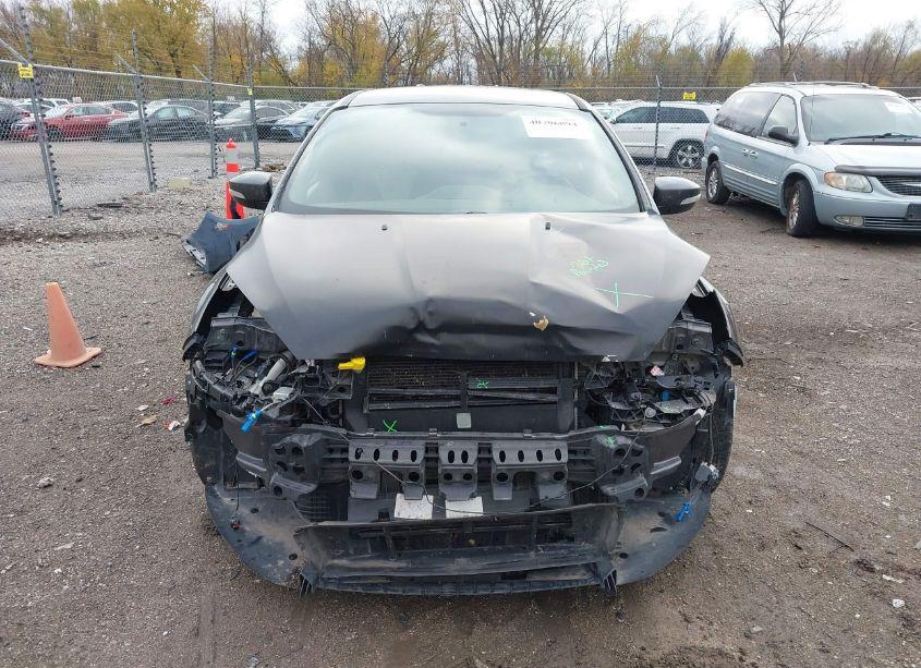 Photo 13 of 2018 Ford Focus ST (VIN 1FADP3L96JL233377)