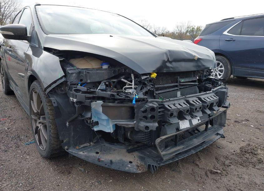 Photo 18 of 2018 Ford Focus ST (VIN 1FADP3L96JL233377)