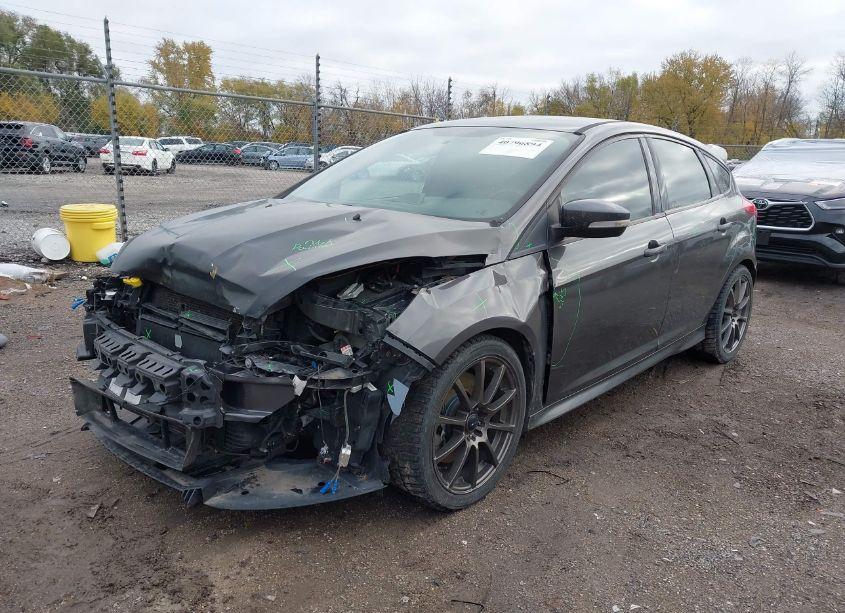 Photo 2 of 2018 Ford Focus ST (VIN 1FADP3L96JL233377)