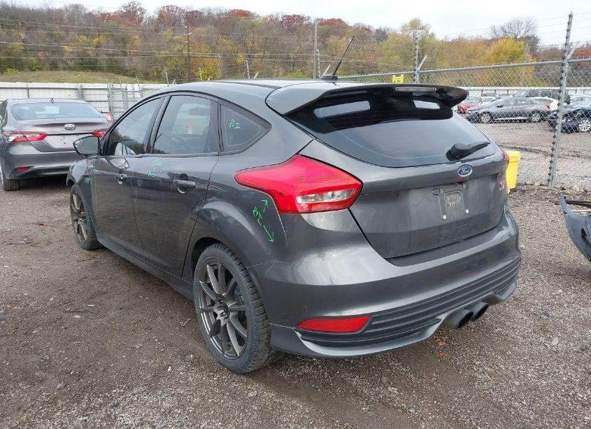 Photo 3 of 2018 Ford Focus ST (VIN 1FADP3L96JL233377)