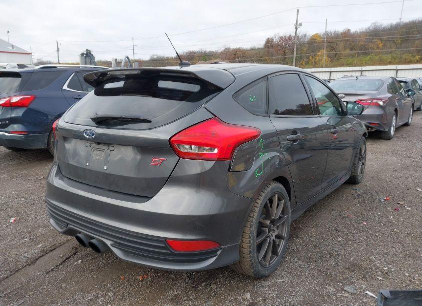 Photo 4 of 2018 Ford Focus ST (VIN 1FADP3L96JL233377)