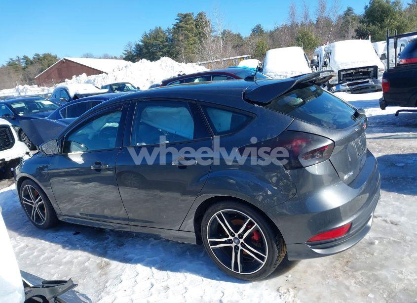 Photo 14 of 2018 Ford Focus ST (VIN 1FADP3L96JL274348)