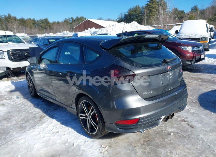 Photo 3 of 2018 Ford Focus ST (VIN 1FADP3L96JL274348)