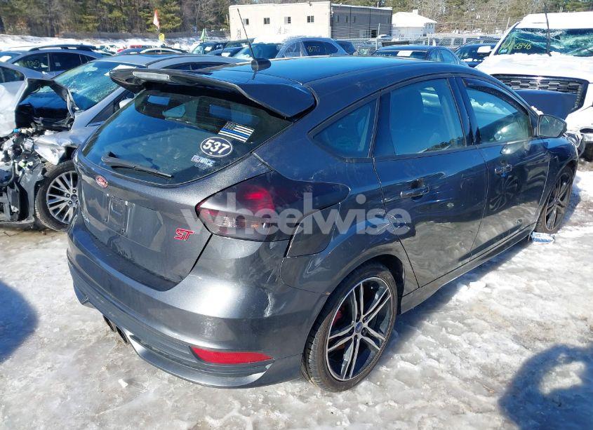 Photo 4 of 2018 Ford Focus ST (VIN 1FADP3L96JL274348)