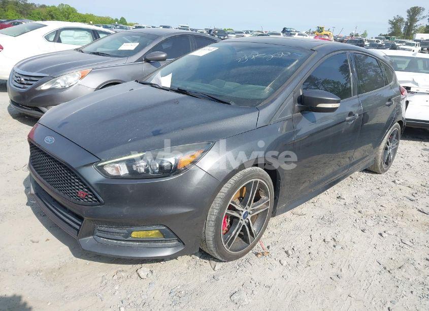 Photo 2 of 2018 Ford Focus ST (VIN 1FADP3L96JL332250)