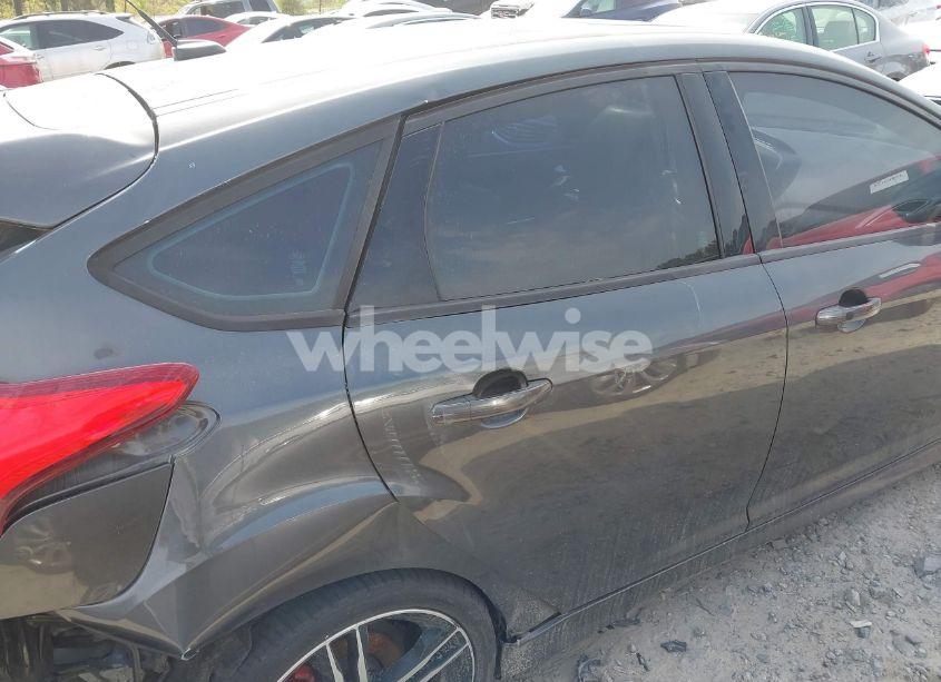 Photo 6 of 2018 Ford Focus ST (VIN 1FADP3L96JL332250)