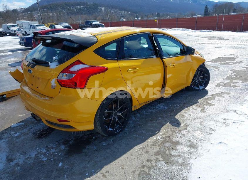Photo 4 of 2013 Ford Focus ST (VIN 1FADP3L97DL127248)