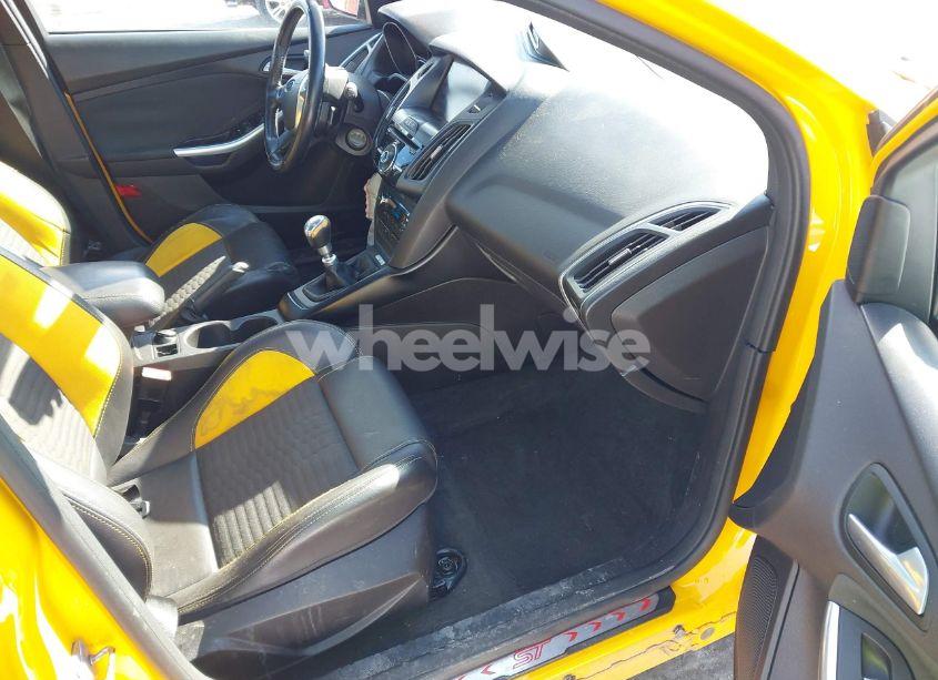 Photo 5 of 2013 Ford Focus ST (VIN 1FADP3L97DL127248)