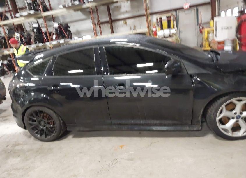 Photo 13 of 2014 Ford Focus ST (VIN 1FADP3L97EL143354)