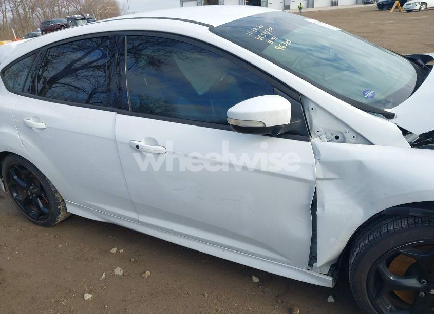 Photo 12 of 2014 Ford Focus ST (VIN 1FADP3L97EL422173)