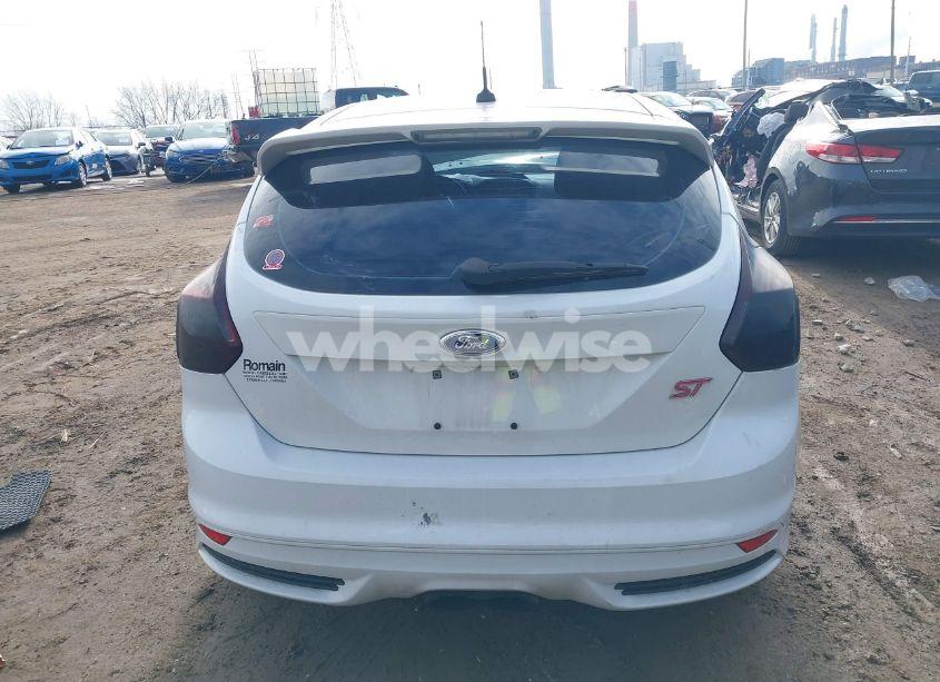 Photo 15 of 2014 Ford Focus ST (VIN 1FADP3L97EL422173)