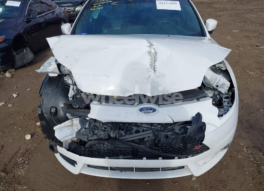 Photo 6 of 2014 Ford Focus ST (VIN 1FADP3L97EL422173)