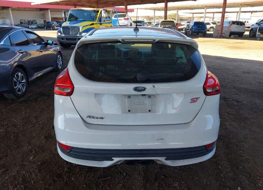 Photo 16 of 2015 Ford Focus ST (VIN 1FADP3L97FL281445)