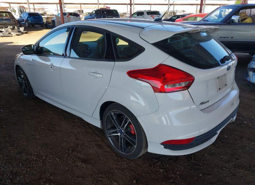 Photo 3 of 2015 Ford Focus ST (VIN 1FADP3L97FL281445)