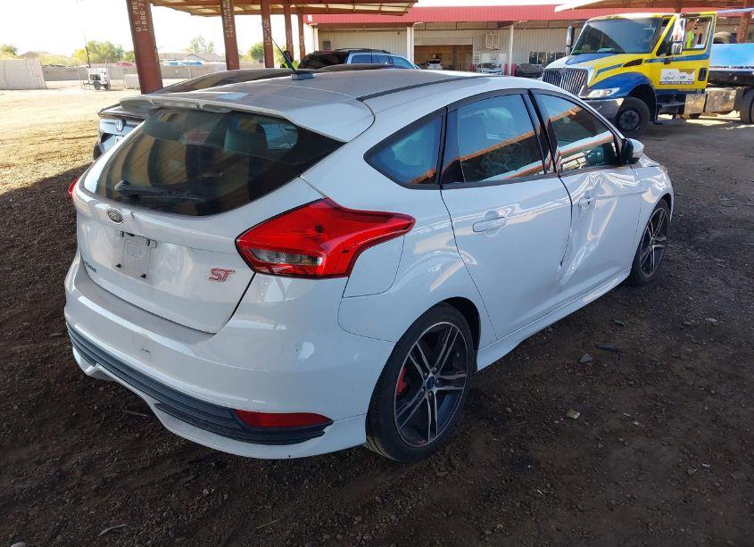 Photo 4 of 2015 Ford Focus ST (VIN 1FADP3L97FL281445)