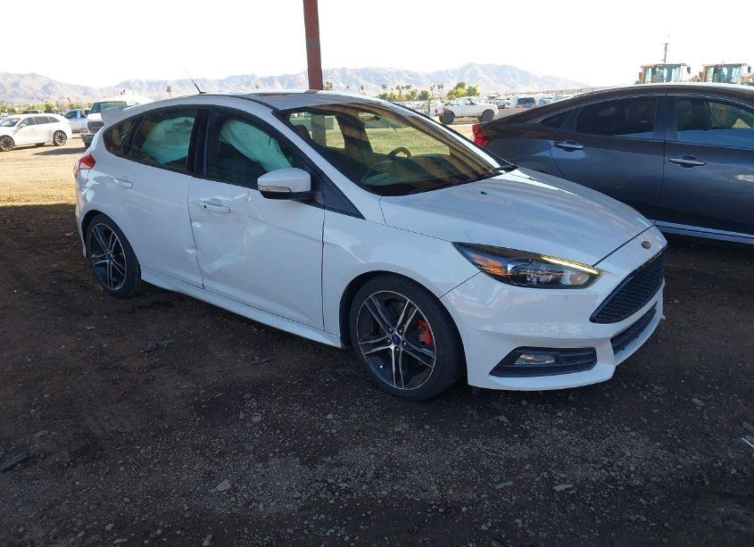 Photo 6 of 2015 Ford Focus ST (VIN 1FADP3L97FL281445)