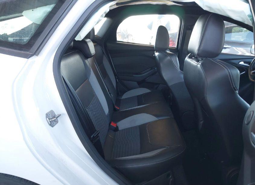 Photo 8 of 2015 Ford Focus ST (VIN 1FADP3L97FL281445)