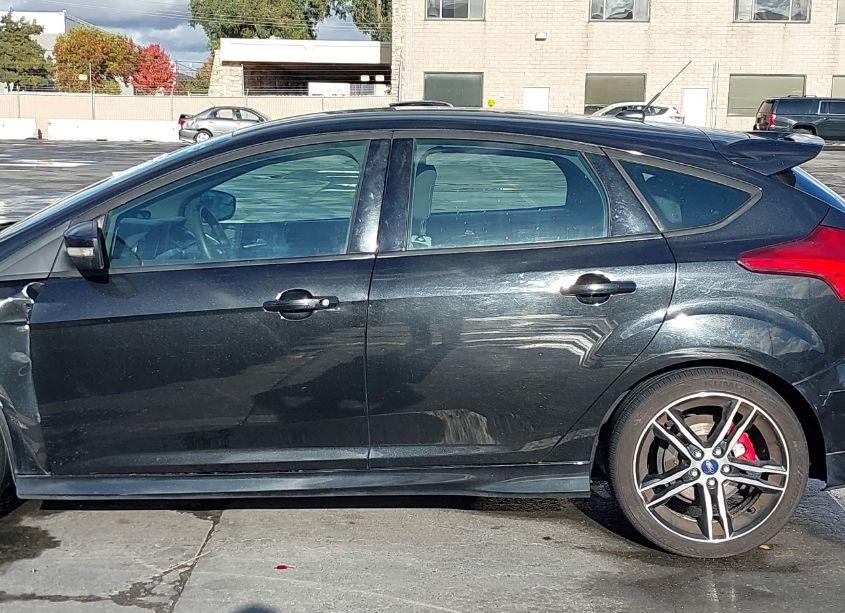 Photo 14 of 2015 Ford Focus ST (VIN 1FADP3L97FL334743)