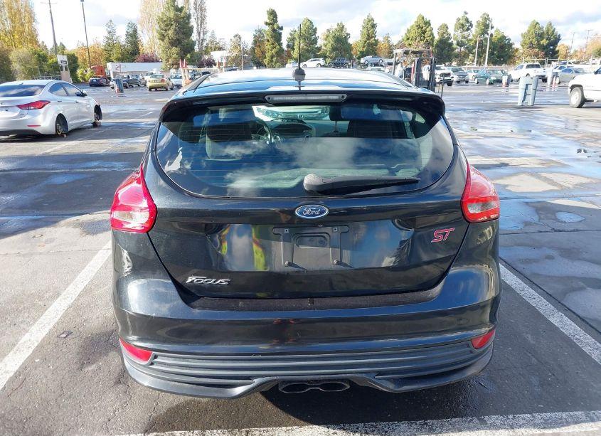Photo 16 of 2015 Ford Focus ST (VIN 1FADP3L97FL334743)