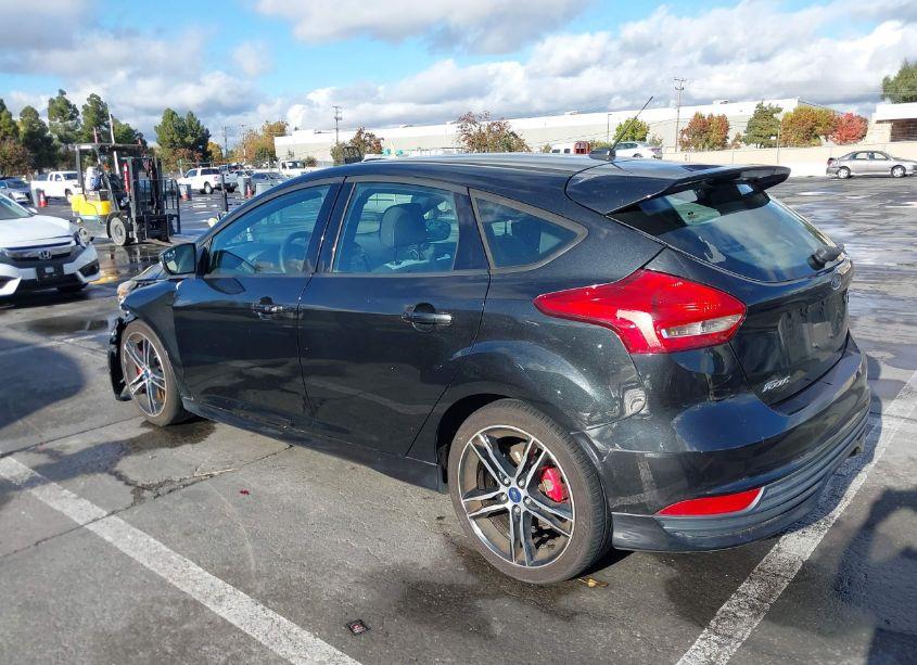 Photo 3 of 2015 Ford Focus ST (VIN 1FADP3L97FL334743)