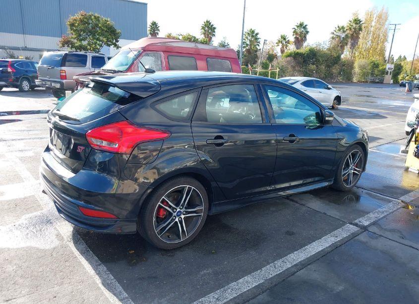 Photo 4 of 2015 Ford Focus ST (VIN 1FADP3L97FL334743)