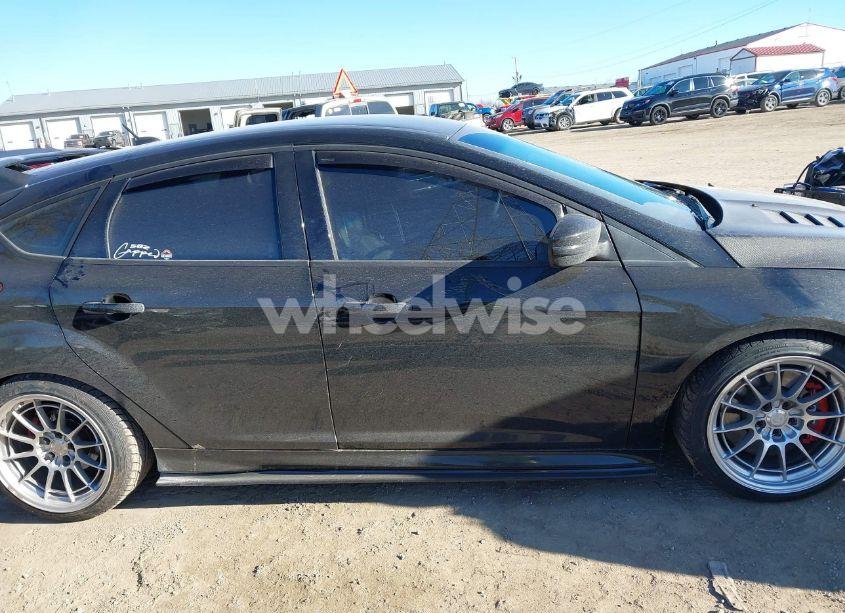 Photo 13 of 2016 Ford Focus ST (VIN 1FADP3L97GL203216)