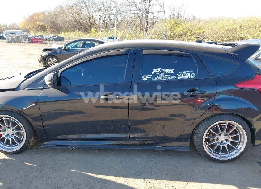 Photo 14 of 2016 Ford Focus ST (VIN 1FADP3L97GL203216)