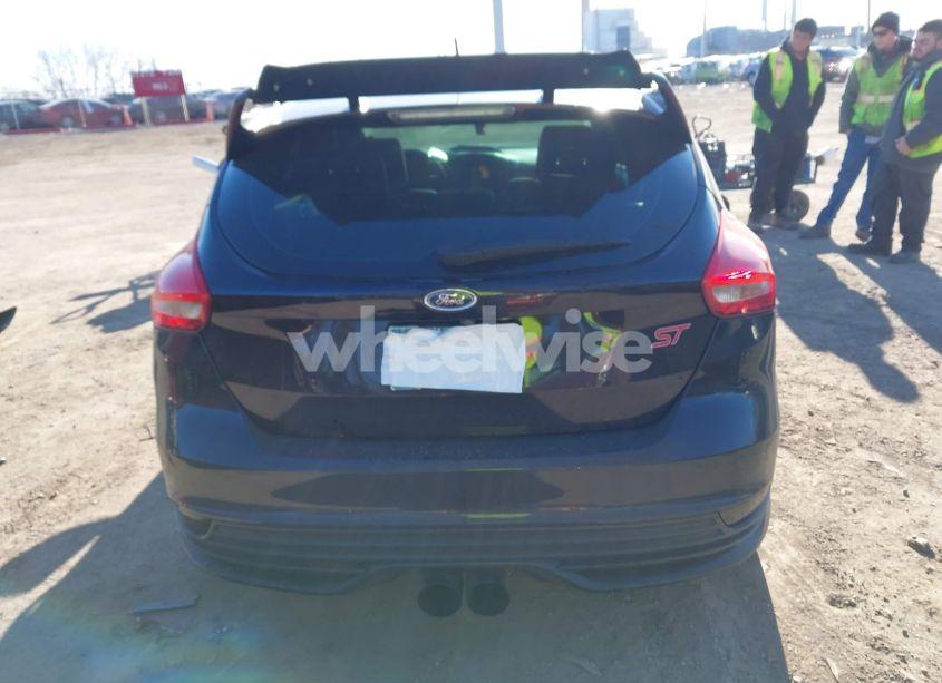 Photo 16 of 2016 Ford Focus ST (VIN 1FADP3L97GL203216)