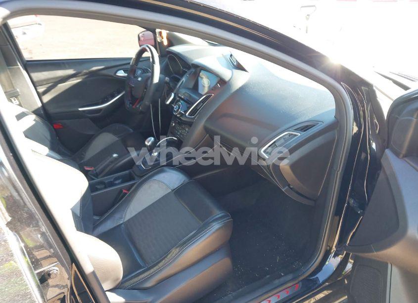 Photo 5 of 2016 Ford Focus ST (VIN 1FADP3L97GL203216)