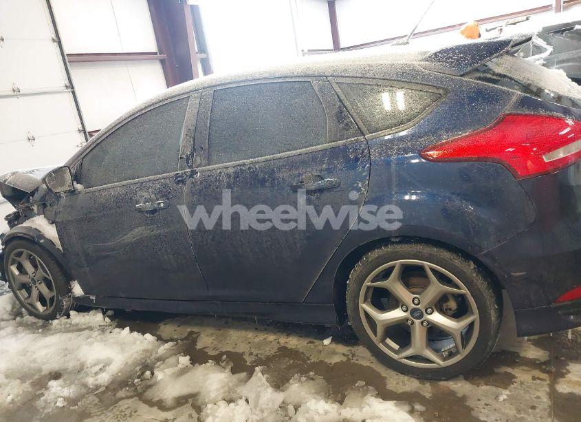 Photo 15 of 2017 Ford Focus ST (VIN 1FADP3L97HL307156)