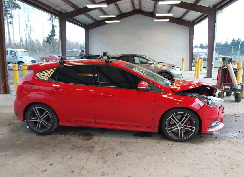 Photo 13 of 2017 Ford Focus ST (VIN 1FADP3L97HL334082)