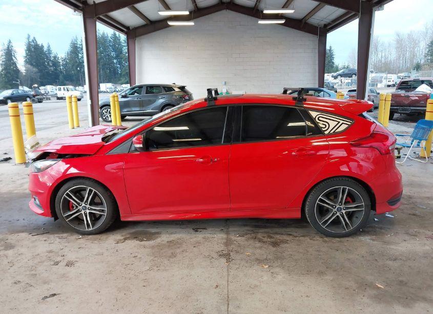 Photo 14 of 2017 Ford Focus ST (VIN 1FADP3L97HL334082)